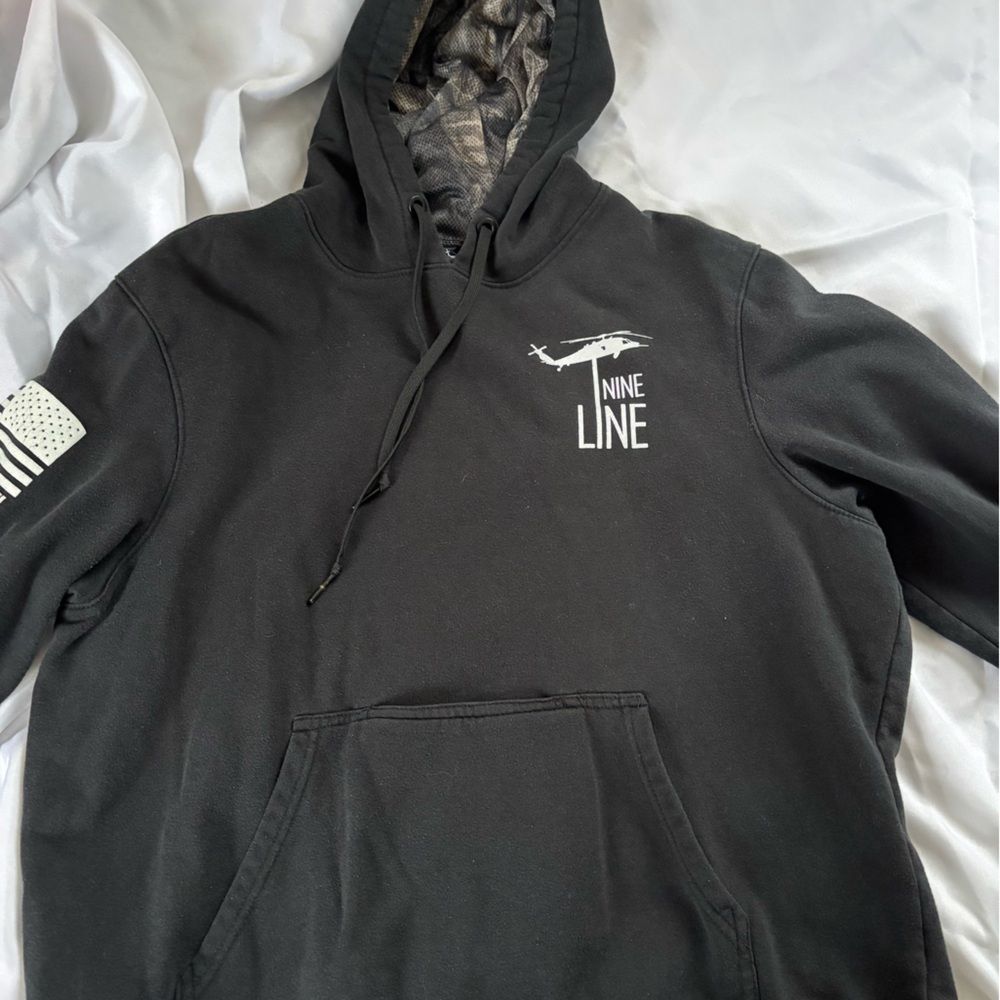 Nine Line Black Hooded Sweatshirt Men’s Large